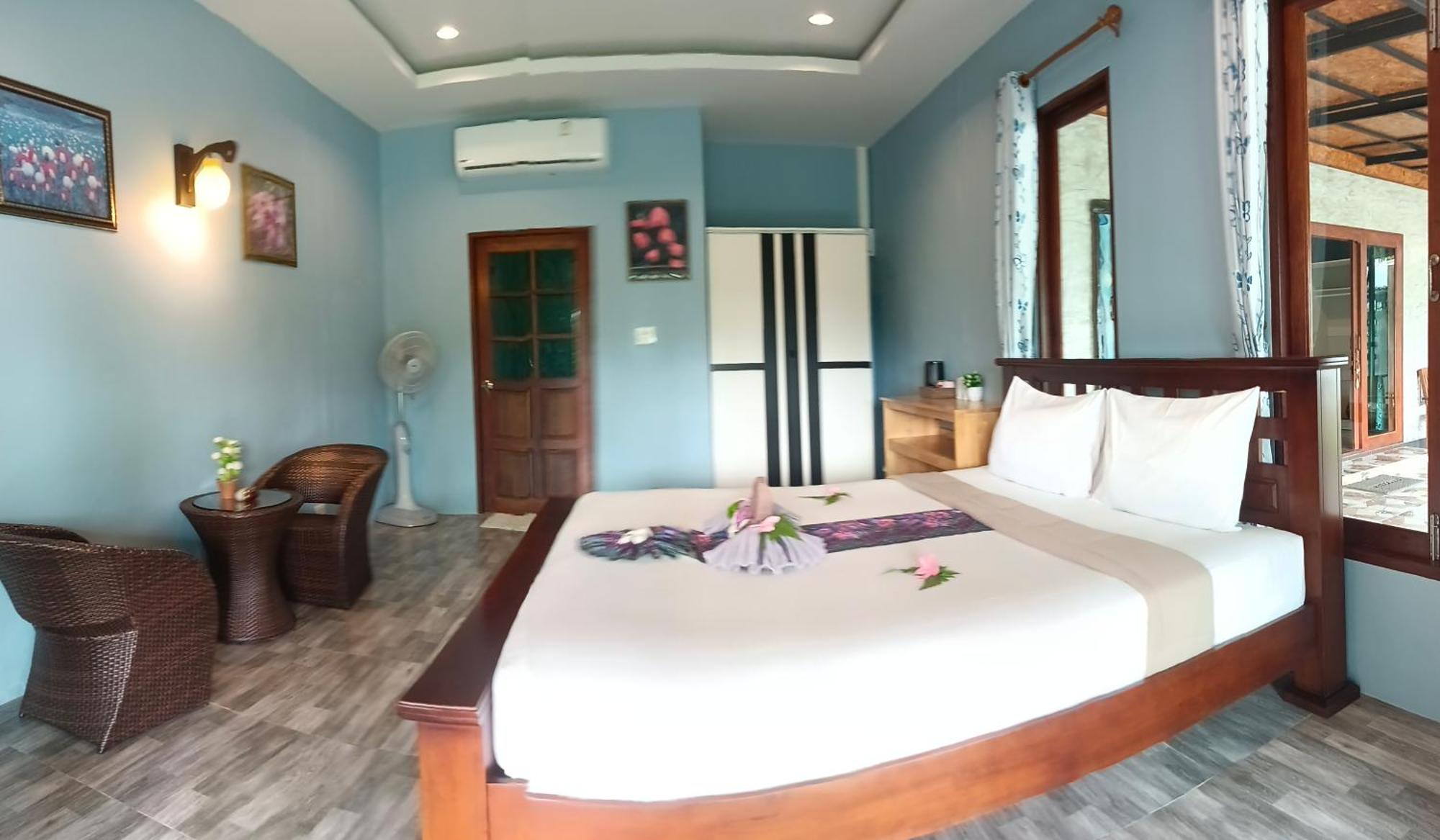 Kohjum Freedom Resort Koh Jum Exterior photo
